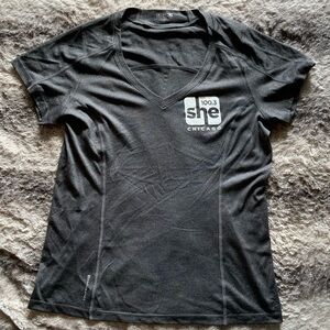 Women’s Heather Grey Dri-Fit 100.3 She Chicago Top